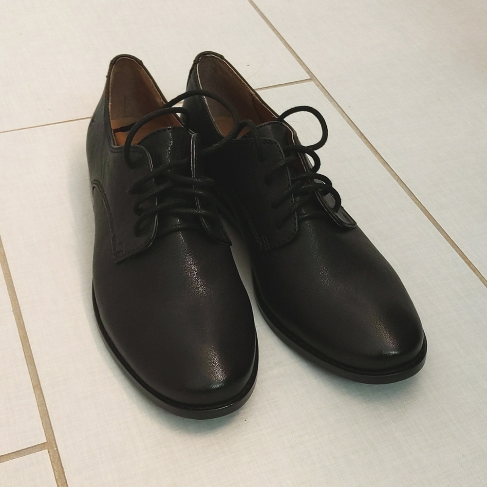 Frye Women's Anna Oxford Shoe Black